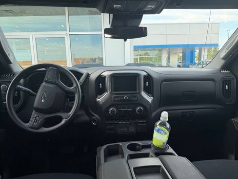 Used 2024 Chevrolet Silverado 1500 Custom Trail Boss w/ LPO, Dark Essentials Package AWD/4WD image 6