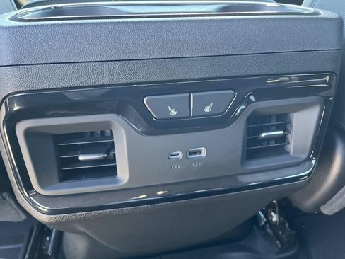 Used 2025 GMC Sierra 1500 AT4 w/ AT4 Premium Package AWD/4WD image 16