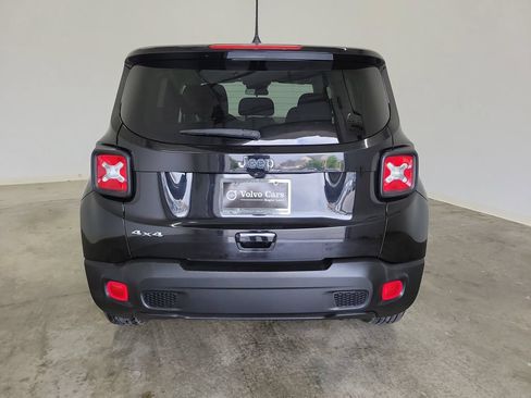 Used 2023 Jeep Renegade Latitude AWD/4WD image 6