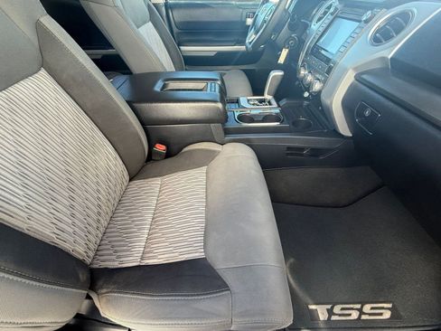 Used 2016 Toyota Tundra SR5 w/ SR5 Upgrade Package image 35