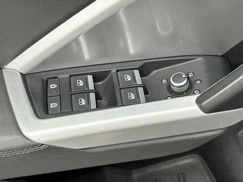 Used 2023 Audi Q3 2.0T Premium image 13