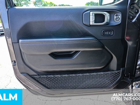 Used 2025 Jeep Wrangler Unlimited Sahara AWD/4WD image 45