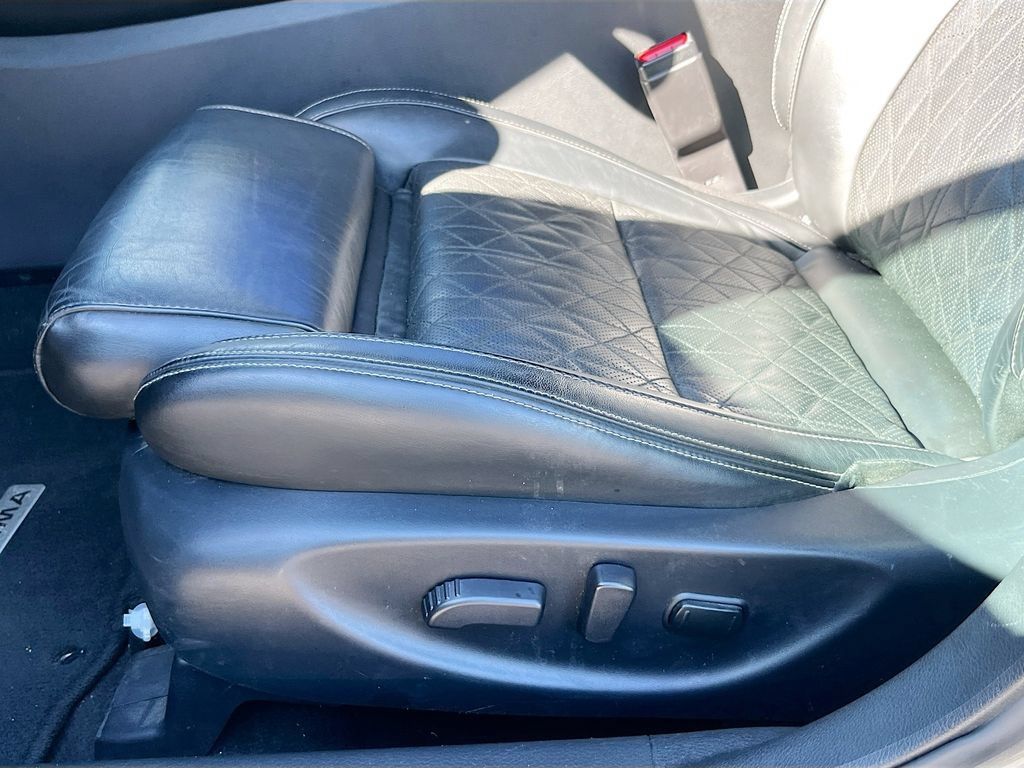 Used 2023 Nissan Maxima Platinum w/ Sport Mat Group FWD image 20