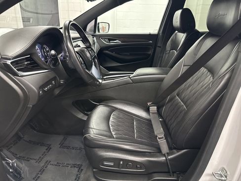 Used 2022 Buick Enclave Avenir w/ Avenir Technology Package image 20