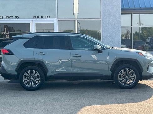 Used 2022 Toyota RAV4 XLE Premium image 3