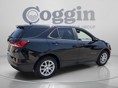 Certified 2023 Chevrolet Equinox LS w/ LS Convenience Package FWD image 4