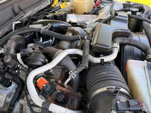 Used 2015 Ford F550 2WD Regular Cab Super Duty image 21