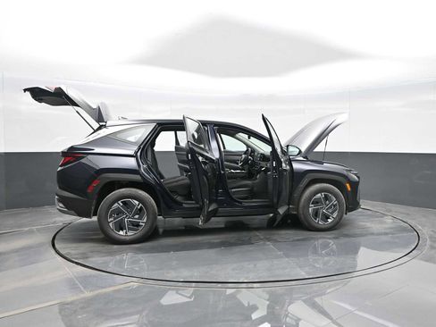 New 2026 Hyundai Tucson Blue SE image 40
