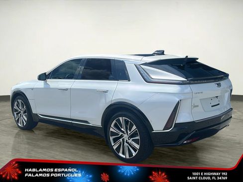 Certified 2025 Cadillac Lyriq Luxury AWD/4WD image 4