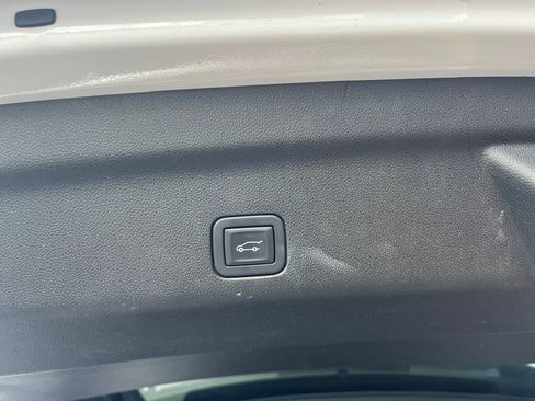 Used 2023 GMC Yukon Denali image 27