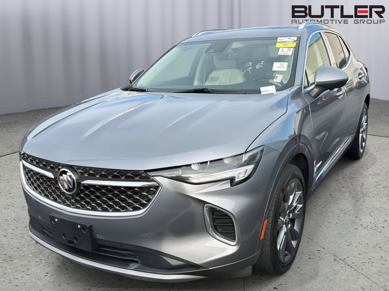 Used 2022 Buick Envision Avenir w/ Technology Package II FWD image 2