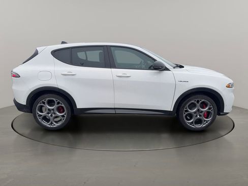 Used 2024 Alfa Romeo Tonale Veloce image 8