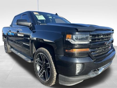 Used 2018 Chevrolet Silverado 1500 LT w/ LPO, Black Pack image 13