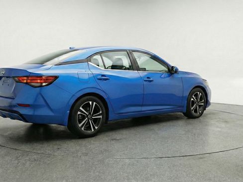 Used 2025 Nissan Sentra SV FWD image 9