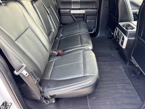 Used 2019 Ford F150 Lariat w/ Equipment Group 502A Luxury AWD/4WD image 20