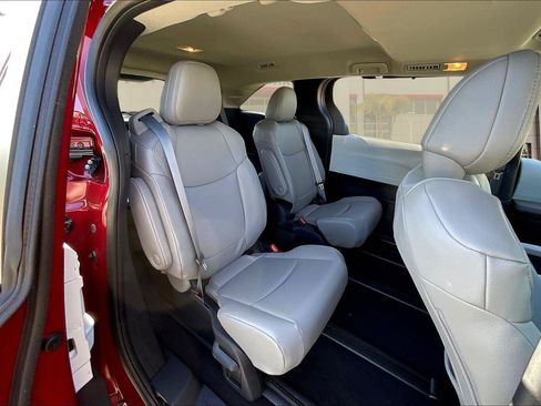 New 2025 Toyota Tacoma SR5 image 9