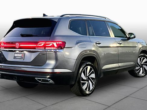 Used 2025 Volkswagen Atlas SE AWD/4WD image 13