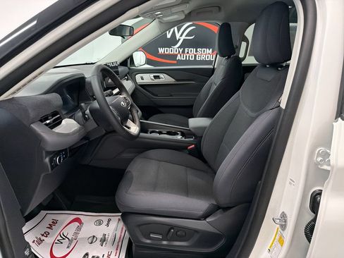 New 2026 Ford Explorer Active RWD image 8