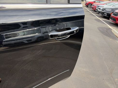 Used 2020 Chevrolet Suburban Premier image 29