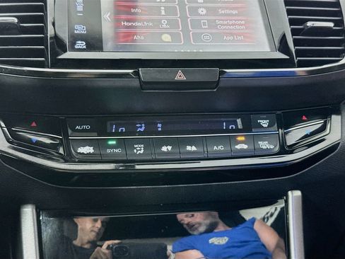 Used 2016 Honda Accord EX-L image 18