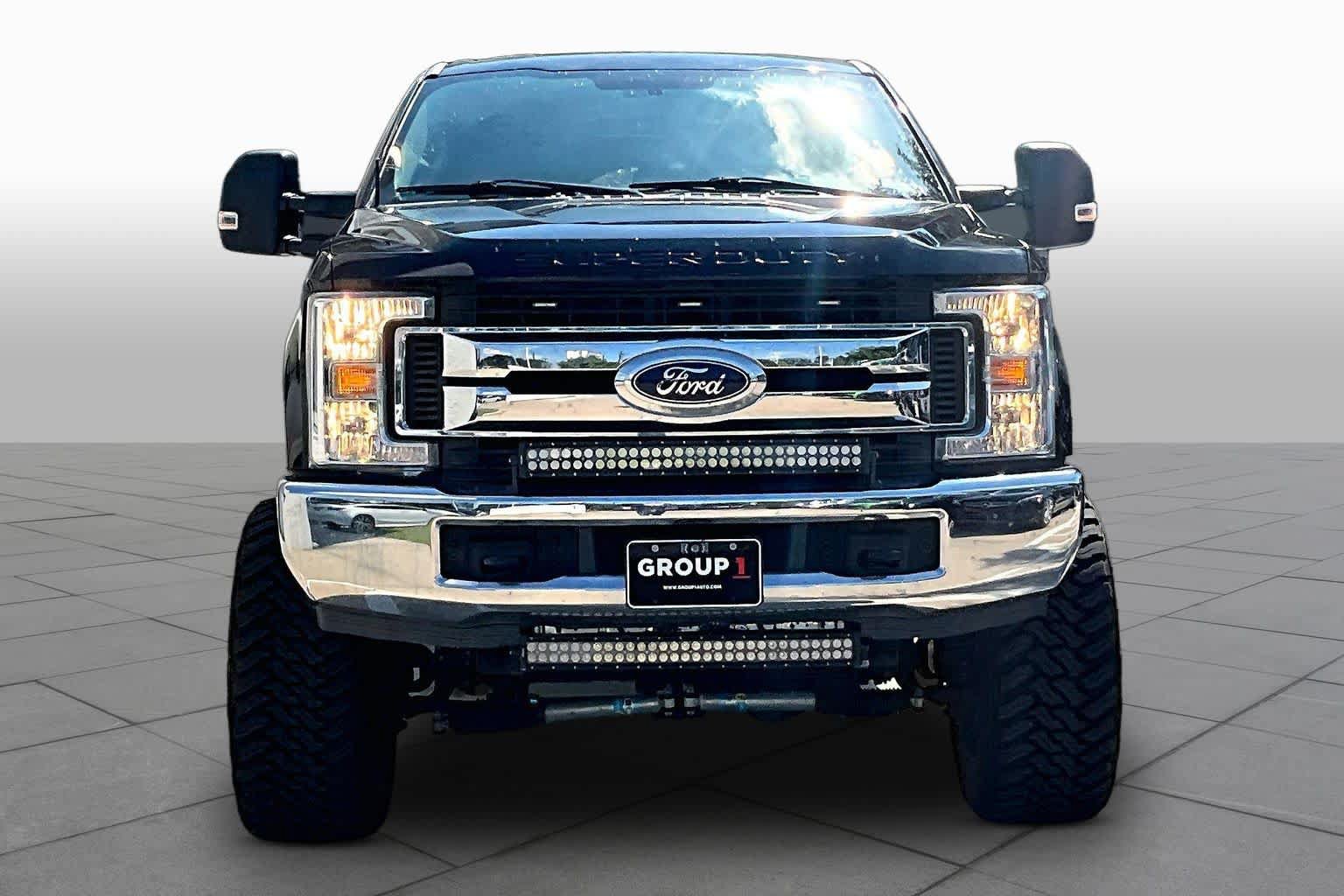 Used 2018 Ford F250 XL w/ STX Appearance Package AWD/4WD image 3