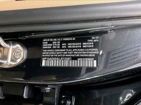 Certified 2020 Porsche Macan AWD/4WD image 36