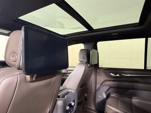 Used 2023 GMC Yukon XL Denali RWD image 25