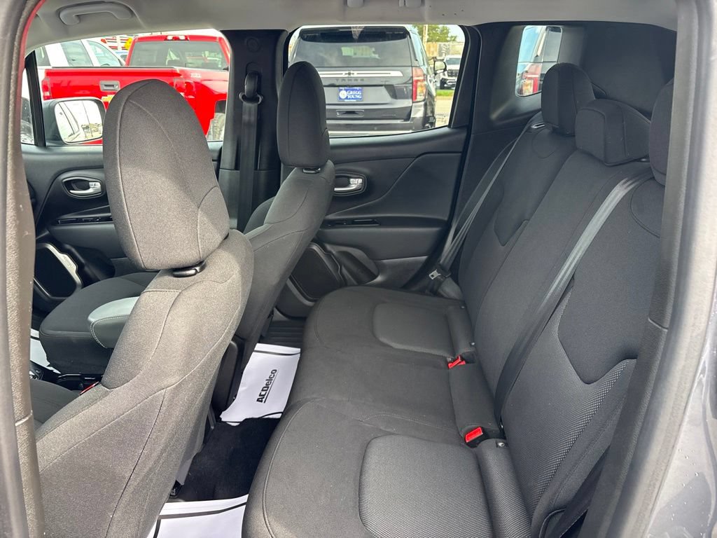 Used 2023 Jeep Renegade Latitude AWD/4WD image 33