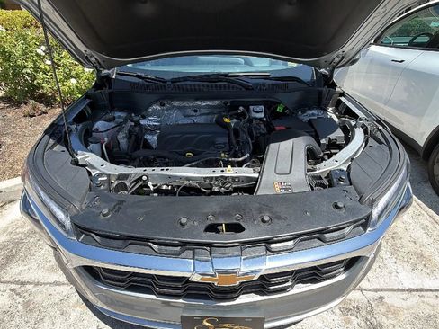 Used 2026 Chevrolet Trax LT FWD image 13