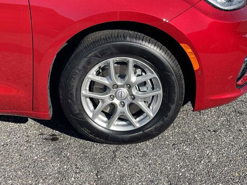 New 2026 Chrysler Pacifica Select image 12