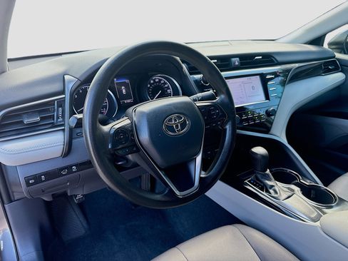 Used 2020 Toyota Camry LE FWD image 9
