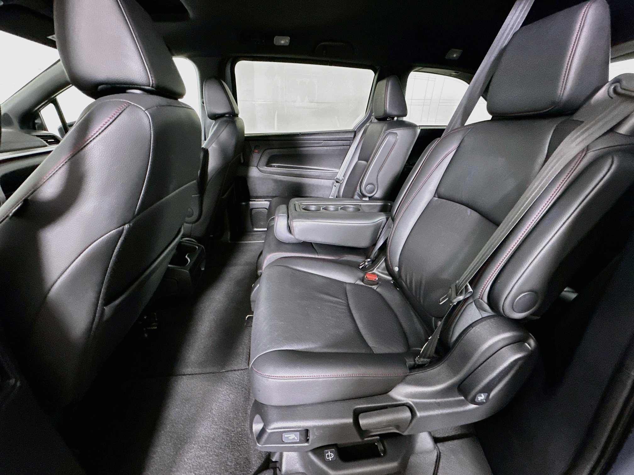 Used 2025 Honda Odyssey Sport-L image 27