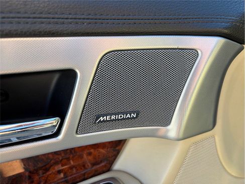 Used 2015 Jaguar XF Premium image 25