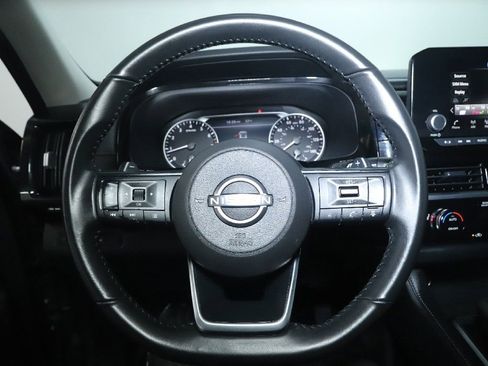 Used 2025 Nissan Pathfinder SV FWD image 22