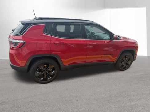 Used 2019 Jeep Compass Latitude FWD image 17