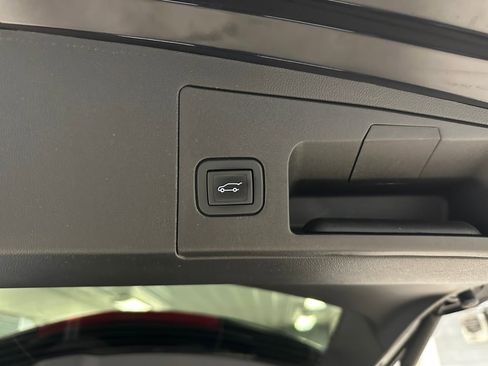 Certified 2022 Cadillac XT5 Premium Luxury w/ Technology Package image 29