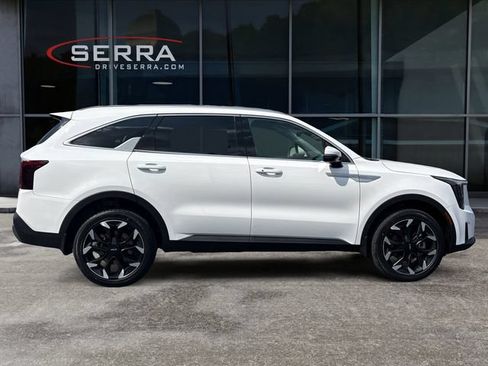 Certified 2025 Kia Sorento EX AWD/4WD image 6