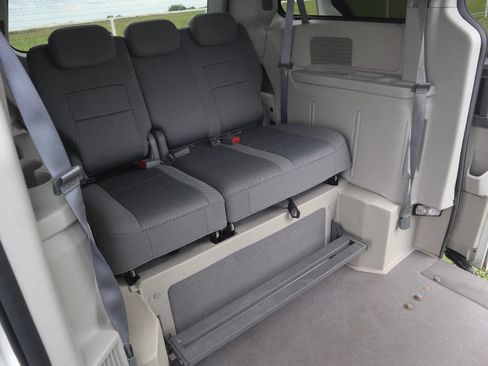 Used 2010 Dodge Grand Caravan SE w/ Popular Equipment Group FWD image 24