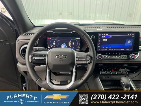 Used 2025 Chevrolet Colorado Z71 w/ Technology Package AWD/4WD image 25
