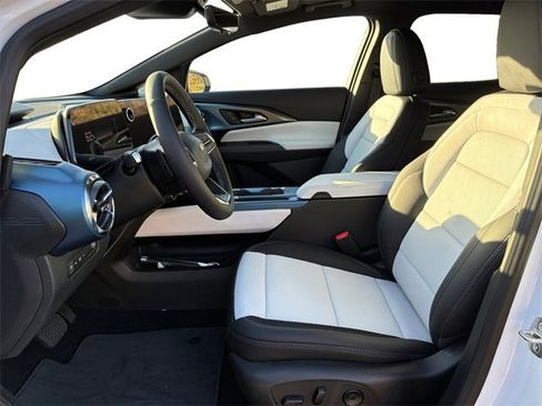 New 2026 Chevrolet Equinox EV LT w/ Convenience Package II image 11