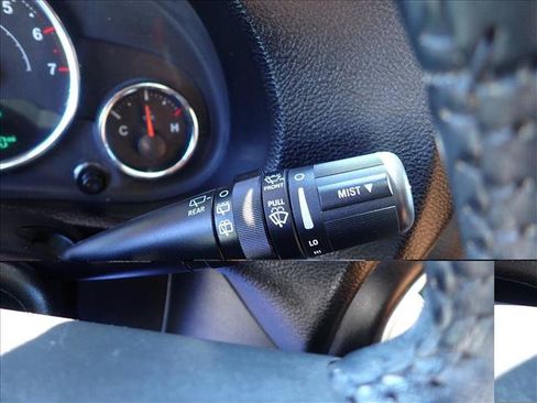 Used 2015 Jeep Wrangler Unlimited Sahara w/ Connectivity Group AWD/4WD image 19