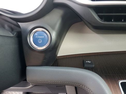 Used 2022 Toyota Sienna XLE image 19