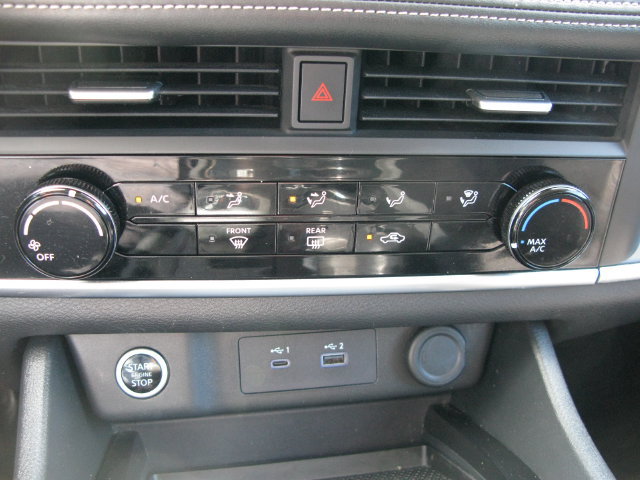 Used 2023 Nissan Rogue S AWD/4WD image 18