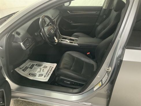 Used 2019 Honda Accord Touring image 13