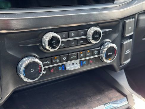 Used 2024 Ford F250 Lariat AWD/4WD image 12
