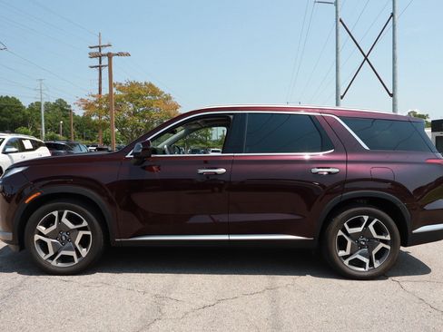 Used 2025 Hyundai Palisade Limited FWD image 2