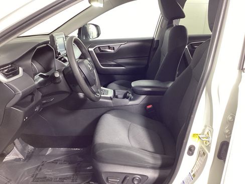 Used 2020 Toyota RAV4 XLE w/ Convenience Package AWD/4WD image 17
