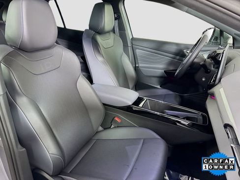 Used 2023 Volkswagen ID.4 Pro S image 29