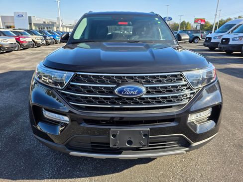 Certified 2022 Ford Explorer XLT w/ Equipment Group 202A image 8