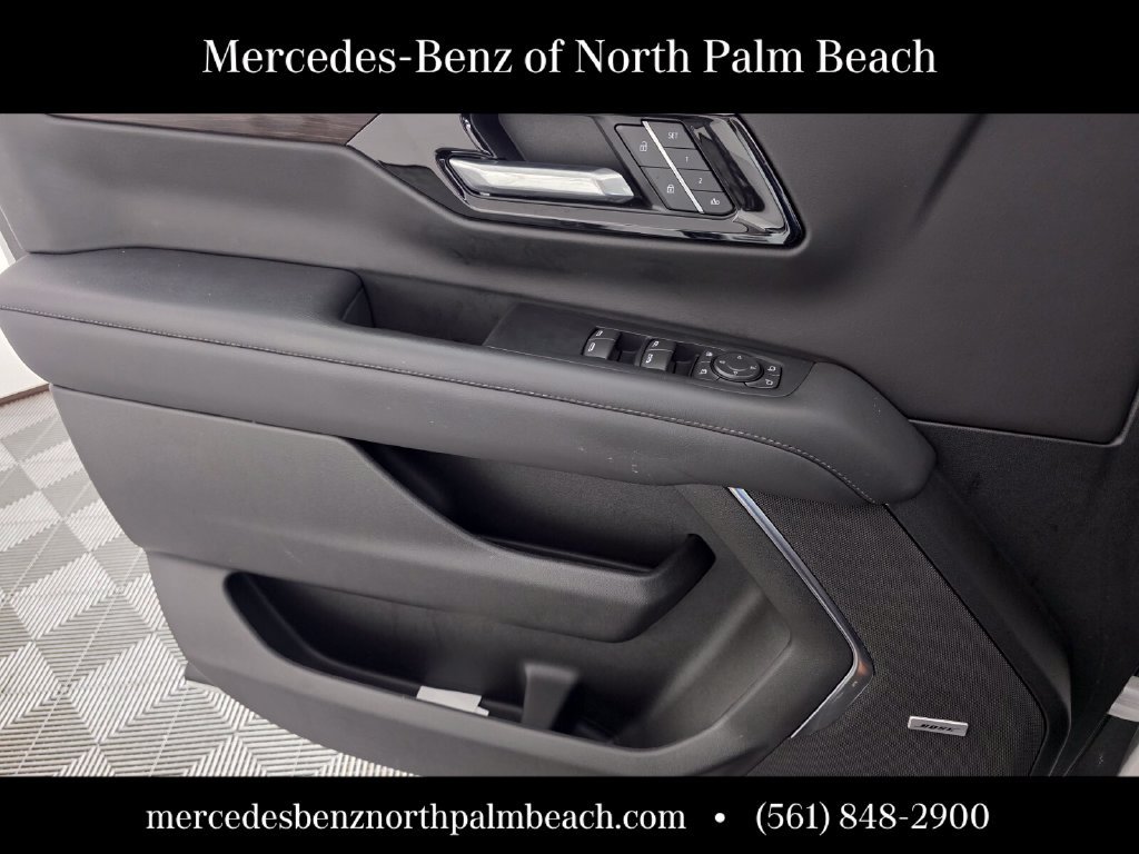 Used 2025 Chevrolet Suburban Z71 w/ Z71 Off-Road Package AWD/4WD image 25